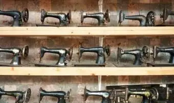 תצוגת מכונות תפירה