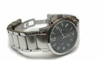 Ako upraviť pásmo hodiniek: Kroky pre typy pásiem