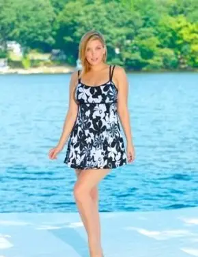 Otro estilo de Swimsuits For All.