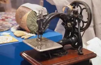 מכונות תפירה של ווילקוקס וגיבס: סקירה של אייקון