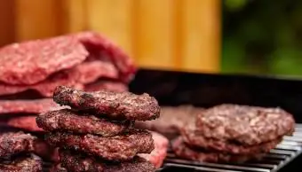 残り物のハンバーガーを使用する11の天才的な方法