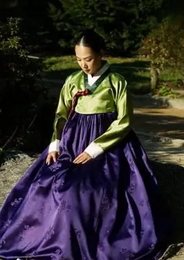 Abito coreano e ornamento