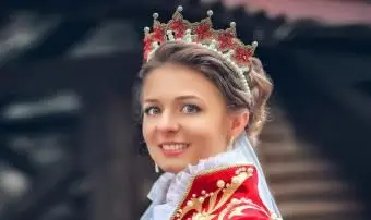Kronen und Tiaras