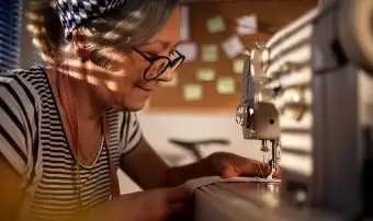 Ile lat ma moja maszyna do szycia Montgomery Ward? Porady randkowe