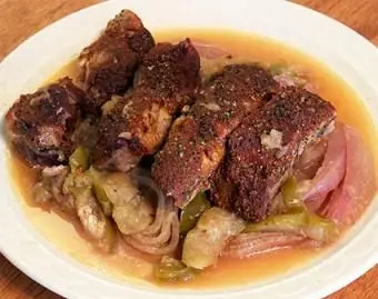 Przepis na powolne gotowanie na żeberka w stylu wiejskim