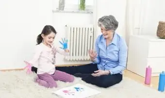 할머니와 손녀 핑거 페인팅