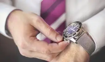 カシオの時計を設定する方法：各タイプの手順