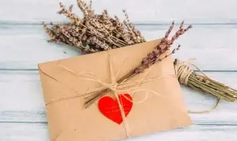 あなたのボーイフレンドのための12のオリジナルのラブレター