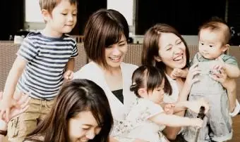 Une communauté de mères et d'enfants