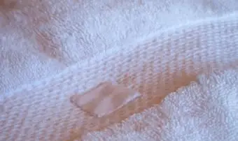 Come cucire su una toppa di riparazione