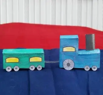 Découpe de train en papier #1