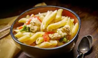 チキンアルフレドペンネプリマベーラ