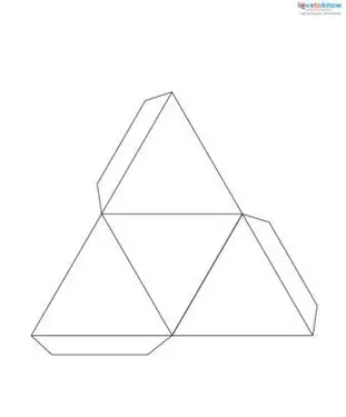 pyramide en papier à base triangulaire