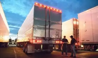 Dve jazdy nákladného vozidla kontrolujú expedičné doklady