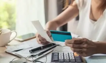 Vzorové zásady používania kreditných kariet spoločnosti