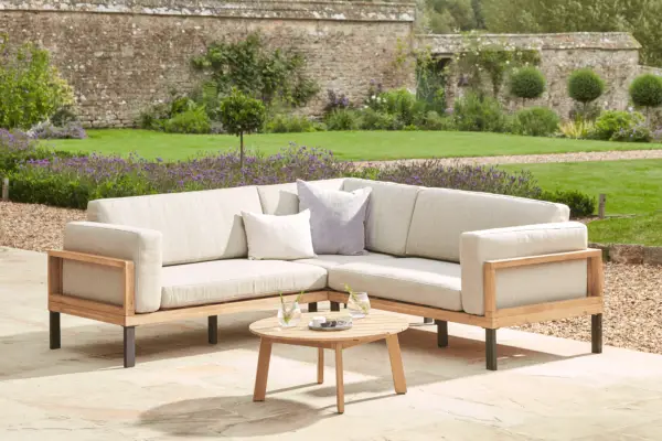 2048_1365_Vichy_Cox_and_Cox