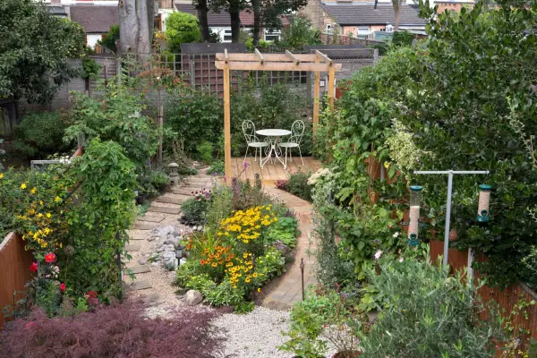 White cast iron garden furniture