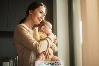 https://cf.ltkcdn.net/www/images/slide/355898-850x566-happy-new-mom_2310794077.webp