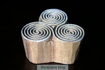https://cf.ltkcdn.net/www/images/slide/357149-850x567-Hand-Carved-Indian-Wood-Textile-Stamp-Block-Celtic-Tri-Spiral.webp