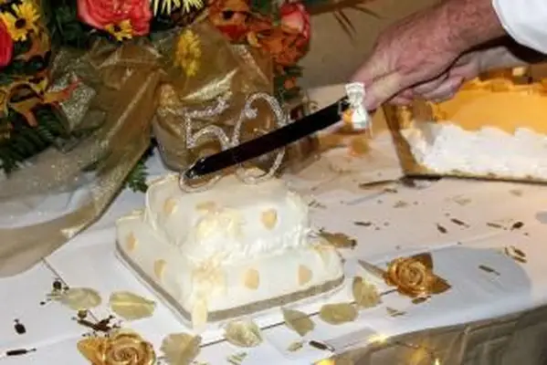 Nourriture à servir pour une fête du 50e anniversaire