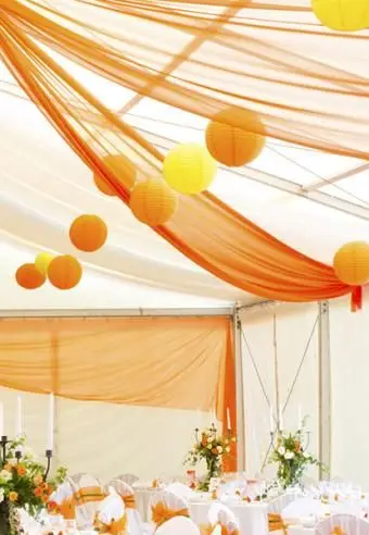 Festa com lanternas de papel