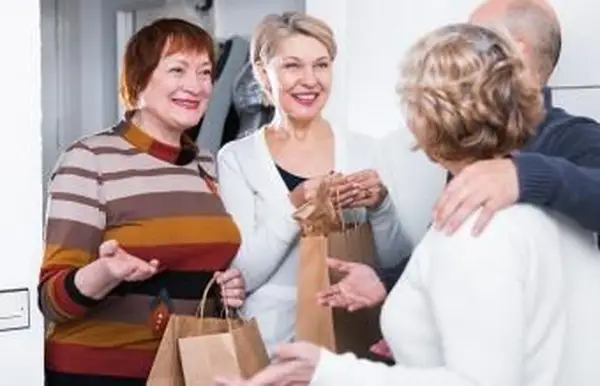 O que colocar em sacolas de brindes para adultos