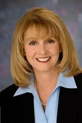 小柄な女性のインタビューのためのファッションのヒント