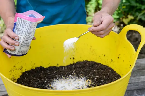 Use water-retaining gel