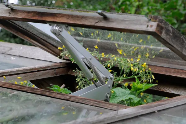 Ventilate and shade greenhouses