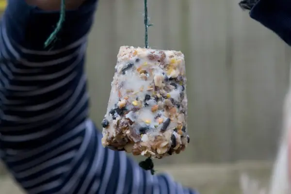 Hanging up home-made fat cake