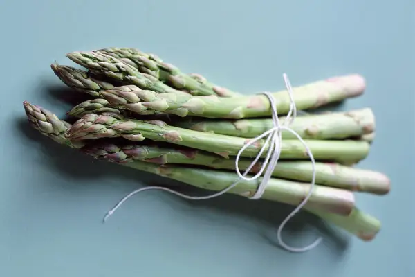 asparagus-photo-by-simon-walton-courtesy-of-bbc-good-food-magazine-and-www-bbcgoodfood-com-4