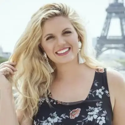 https://cf.ltkcdn.net/plussize/images/slide/235465-850x850-11-hairstyles-plus-size-women.webp