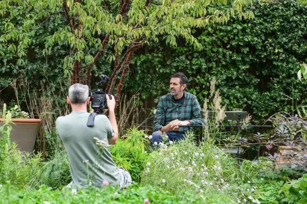 Behind the scenes on the Adam Frost guest editor shoot. Photographer: Jason Ingram.