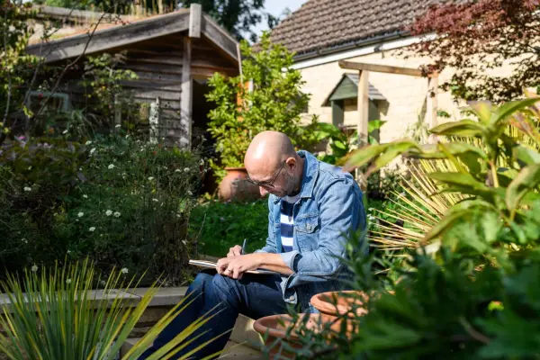 Behind the scenes on the Adam Frost guest editor shoot. Photographer: Jason Ingram. 