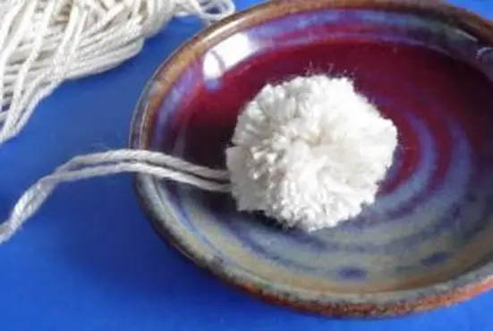 Comment faire des pompons avec du fil