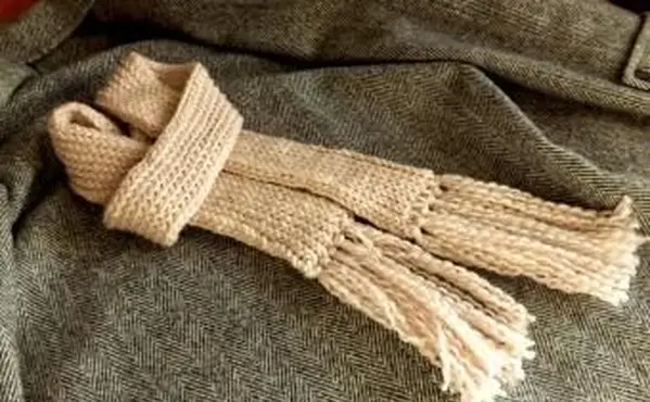 Padrão de lenço tricotado em tear