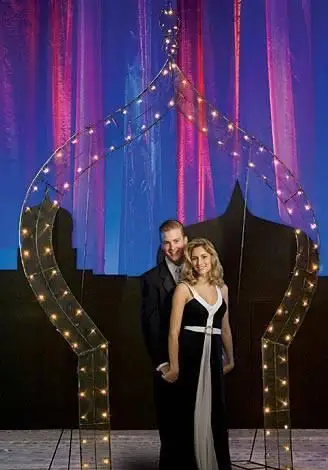 Arco de fotos do baile de formatura em Noites Árabes