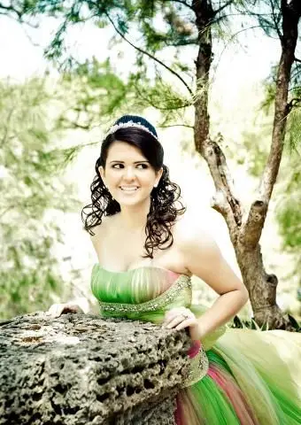 פרסום ילדה בנושא נשף פנטזיה