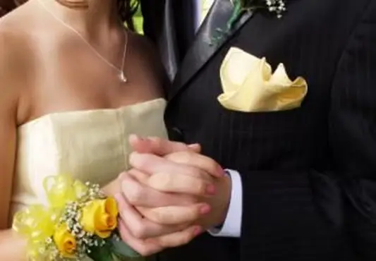 Prepararsi per il ballo di fine anno