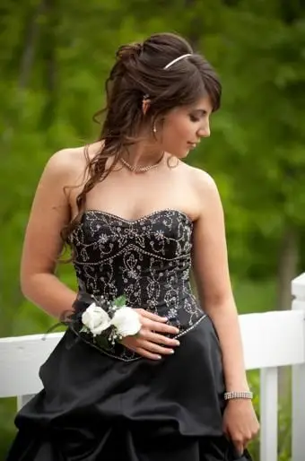 Vestidos de baile preto e branco