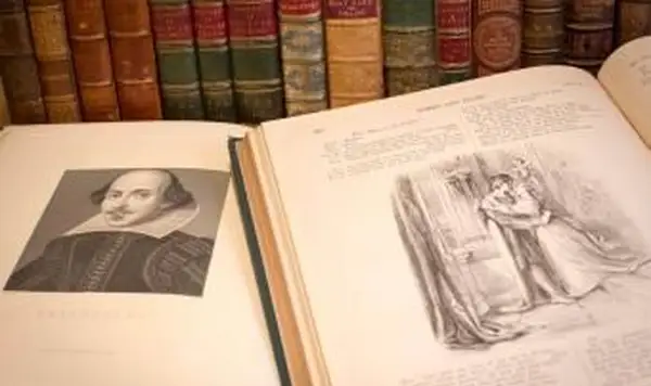 Copie antique du livre de William Shakespeare