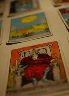 Wo finde ich druckbare Tarot-Decks