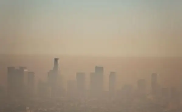 Los Angeles mit Smog bedeckt