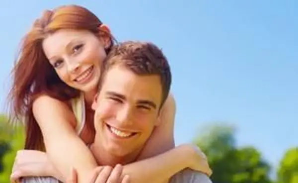 Proces zalotów od flirtu do małżeństwa