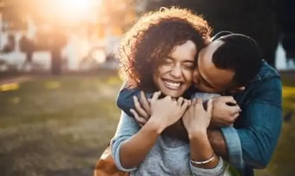 7 rodzajów miłości według teorii trójkątów Sternberga