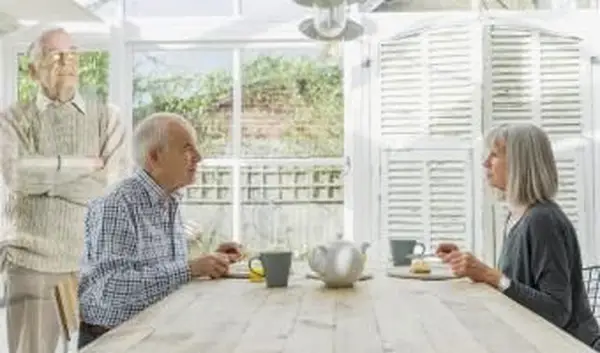 מרגיש השני הכי טוב כשאתה יוצא עם אלמן