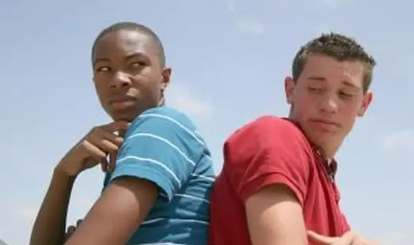 말다툼을하는 친구