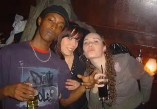 十代の若者たちと仲間からの圧力