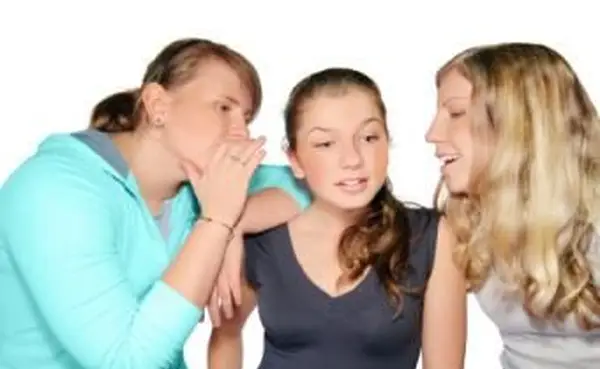 Comment les adolescents peuvent gérer les ragots