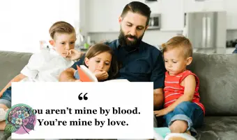 Otec se svými třemi dětmi